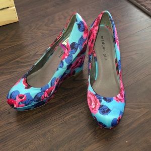 Floral wedges